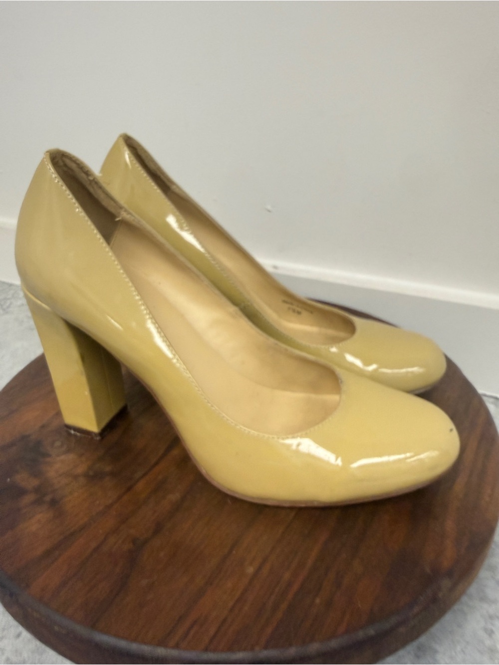 Kate Spade New York Camel Patent Block Heel Pumps Size 7.5M